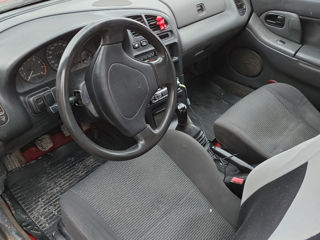 Mazda 323 foto 4