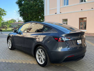 Tesla Model Y foto 6