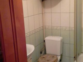 se vinde apartament cu 2 camere  16 000 € foto 3