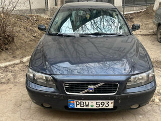 Volvo S60 фото 0