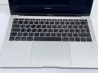 Macbook air 2018 stare ideala ! Tastatura limba rusa foto 6