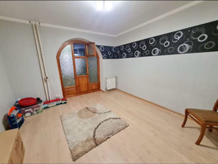 Apartament cu 4 camere, 90 m², Buiucani, Chișinău