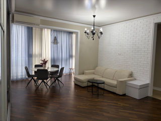 Ap. 3 cam., 93 м², 2/8 et.