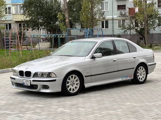 BMW 5 Series foto 5