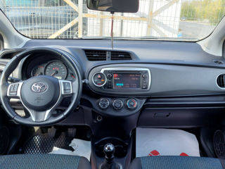 Toyota Yaris foto 8