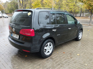 Volkswagen Touran foto 4