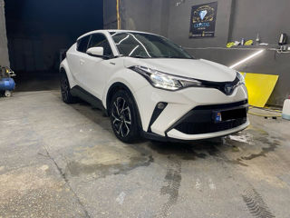 Toyota C-HR foto 2