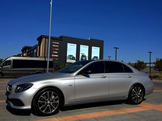 Mercedes E-Class foto 2