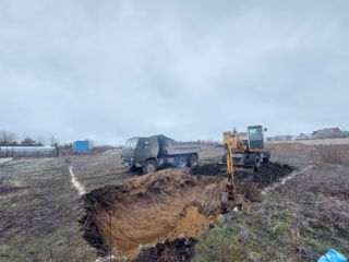 Servicii bobcat,excavator, kamaz,curatim terenuri,demolam,evacuam gunoiul foto 3