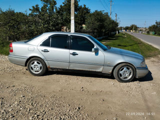 Mercedes C-Class foto 5