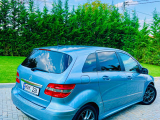 Mercedes B-Class foto 5