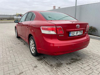 Toyota Avensis foto 4