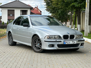 BMW 5 Series foto 3