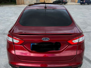 Ford Fusion foto 2