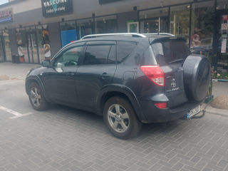 Toyota Rav 4 foto 8