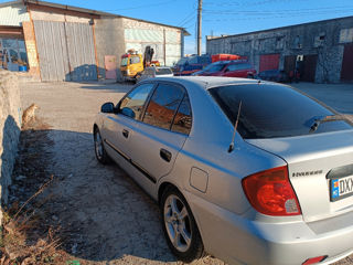 Hyundai Accent foto 6