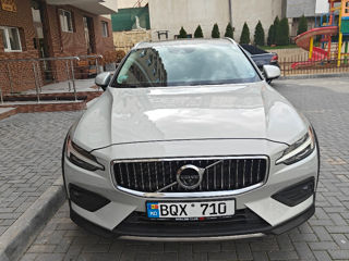 Volvo V60 Cross Country foto 2