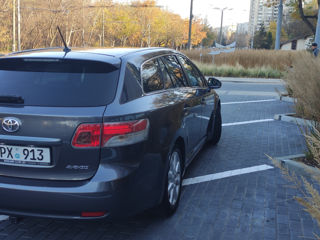 Toyota Avensis foto 4