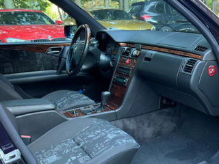 Mercedes E-Class фото 5