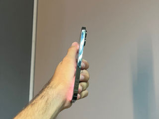 Vind iPhone 13 pro nou are la mine o luna bătărea 92 procente am garantie pe un an
