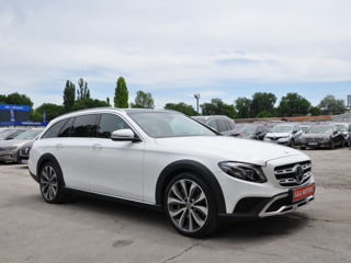 Mercedes E-Class foto 3