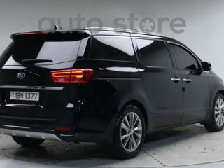 KIA Carnival foto 2