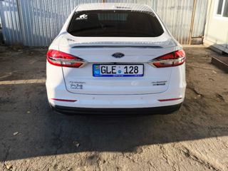 Ford Fusion foto 8