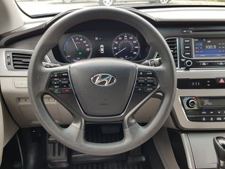 Hyundai Sonata foto 8