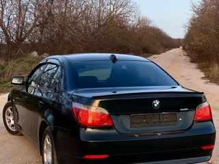 BMW 5 Series foto 2