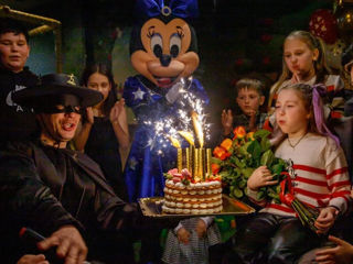 Mickey si Minnie Mouse in Moldova / costumatie albastra / Микки и Минни Маус foto 8