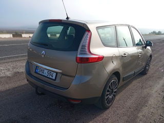 Renault Grand Scenic foto 2