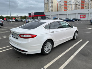 Ford Fusion foto 2