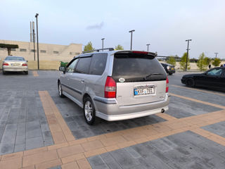 Mitsubishi Space Wagon foto 4