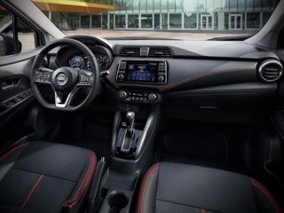 Nissan Versa foto 7