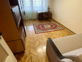 Apartament cu 3 camere, 70 m², Sculeni, Chișinău foto 2