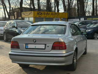 BMW 5 Series foto 4