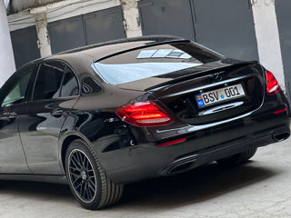 Mercedes E-Class foto 3