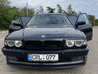 BMW 7 Series foto 1