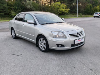 Toyota Avensis foto 1