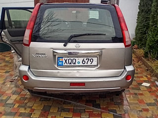 Nissan X-Trail foto 2