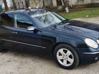 Mercedes E-Class foto 3