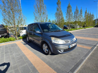 Renault Grand Scenic foto 2