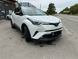 Toyota C-HR foto 2