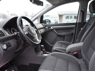 Volkswagen Touran foto 12