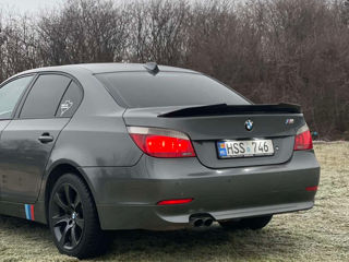 BMW 5 Series foto 6