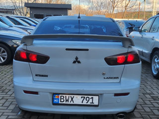 Mitsubishi Lancer foto 9