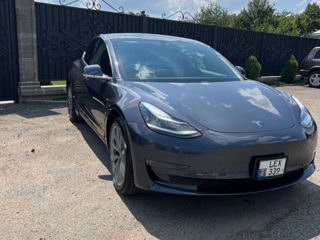 Tesla Model 3 foto 4