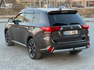 Mitsubishi Outlander foto 4