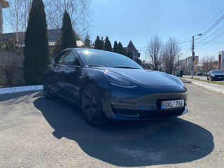 Tesla Model 3 foto 2