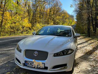 Jaguar XF foto 2